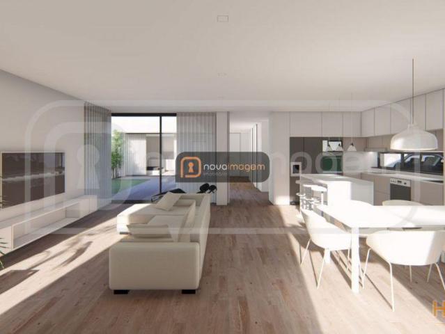 Terreno urbano com projeto aprovado para moradia térrea | Santa Joana | 26083493708