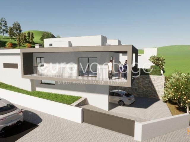 Terreno Urbano com Projeto Aprovado para 2 Moradias ? A 10 Minutos de Leiria | 26084070217