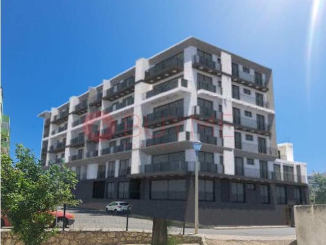 Terreno Urbano com Projeto Aprovado para 46 Apartamentos em Quarteira