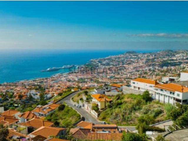 Terreno Urbano com Ruína e Vista Mar na Boa Nova