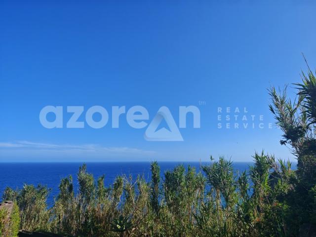 Terreno Urbano com Vista Mar em Ponta Garça