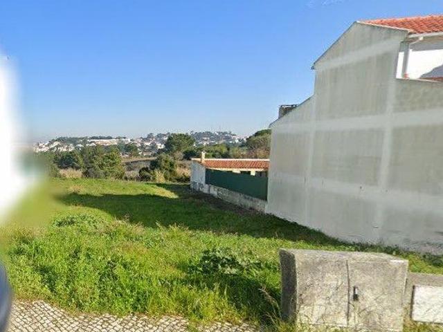 Terreno Urbano com Vista para a Montanha em Sesimbra