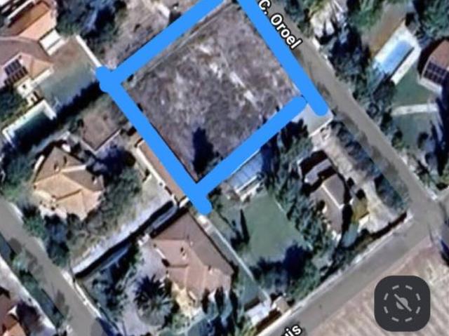 TERRENO URBANO CON MUCHAS POSIBILIDADES