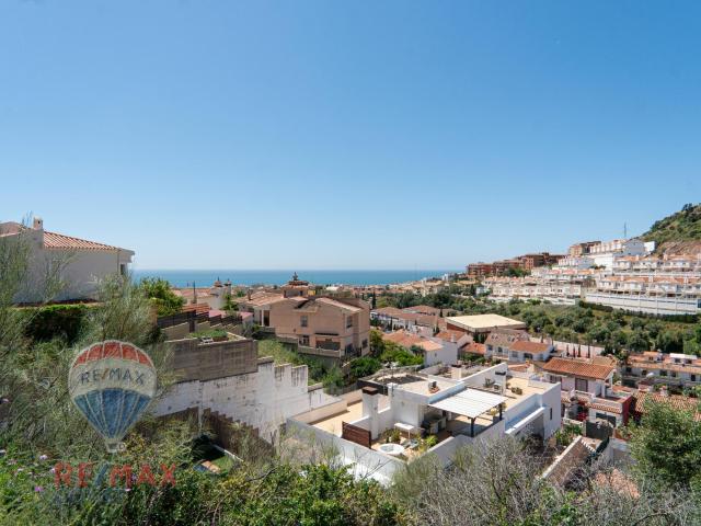 TERRENO URBANO CON VISTAS AL MAR EN PLENO CORAZÓN DE RINCÓN DE LA VICTORIA
