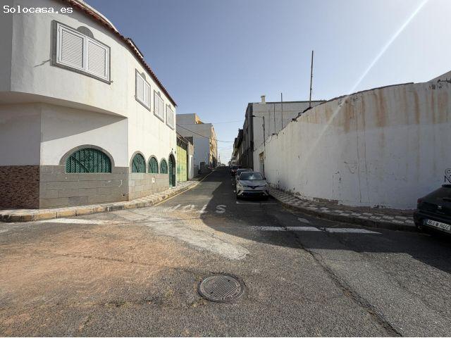 TERRENO URBANO CONSOLIDADO EN CALLE PINTOR NESTOR EN CARRIZAL DE INGENIO