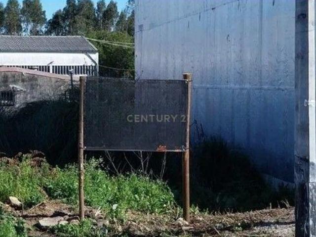 Terreno urbano | Construção habitação geminada em banda