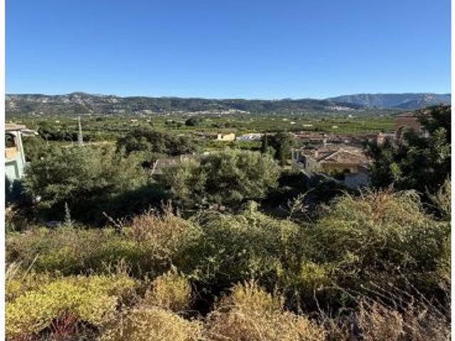 Terreno urbano de 681 m2 en Urb. Montesano: Gran edificabil