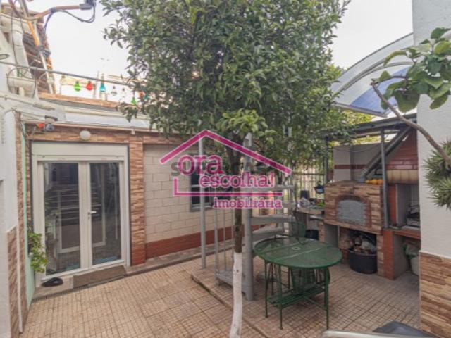 Terreno urbano de 940 m2 com Moradia unifamiliar T2 com 55 m2 na Cova da Piedade Almada
