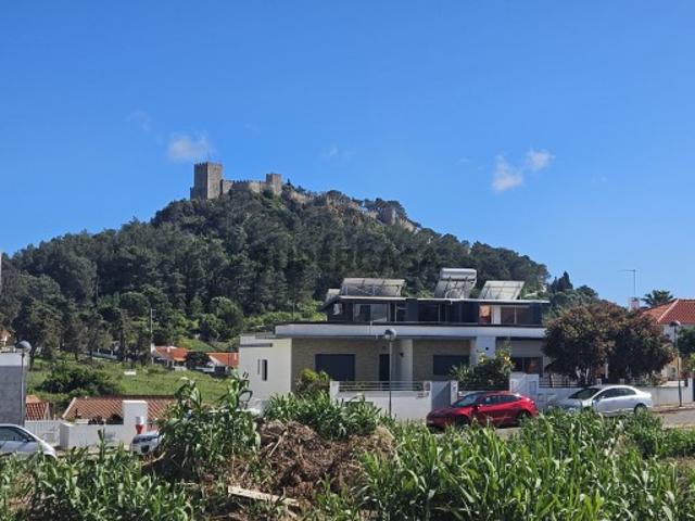 Terreno urbano, de gaveto, para construção de moradia