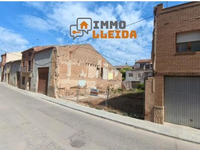 Terreno urbano edificable de 260 m2 en Bellvís con acceso por dos calles
