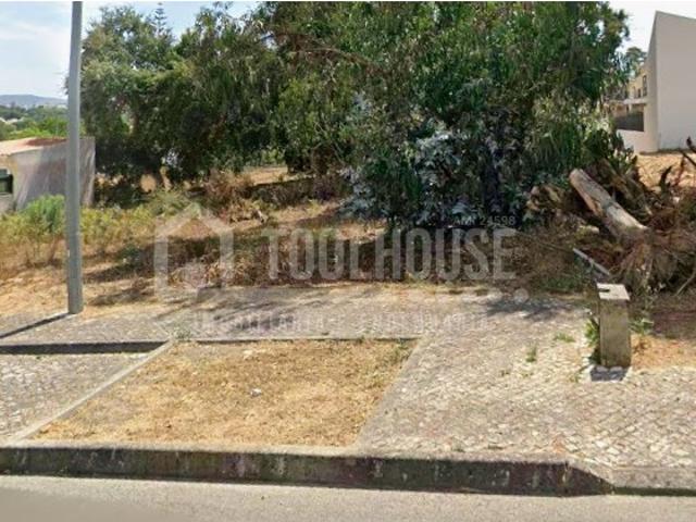 Terreno Urbano em Zona Residencial de Excelência Pinhal de Cima