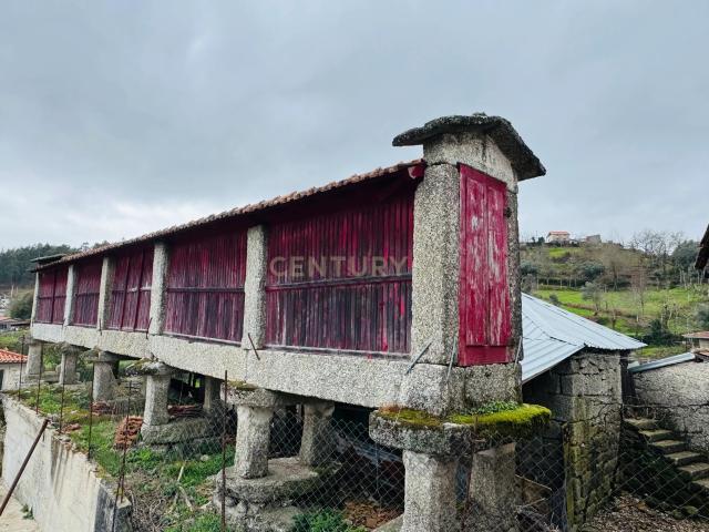 Terreno Urbano em Braga com Vista para Montanha e Água