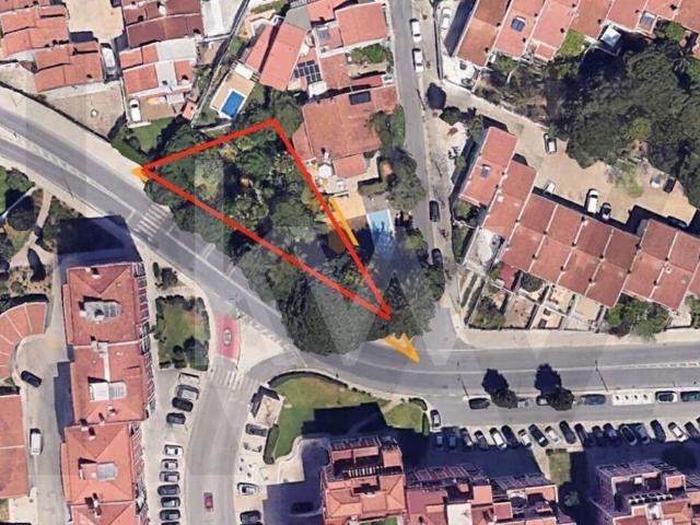 Terreno Urbano em Carcavelos para Venda