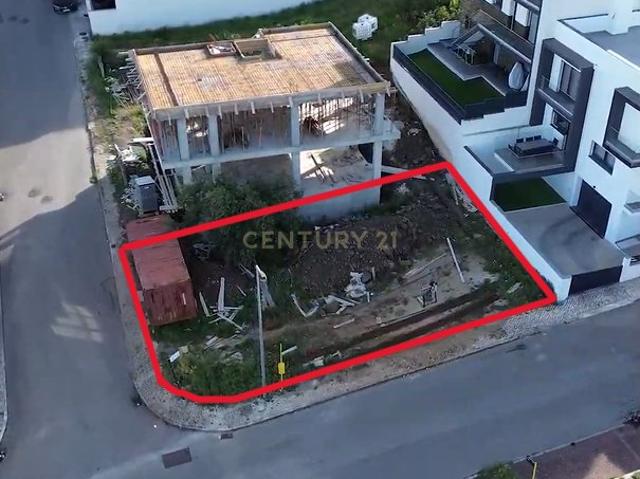 Terreno Urbano em Famões Trigache
