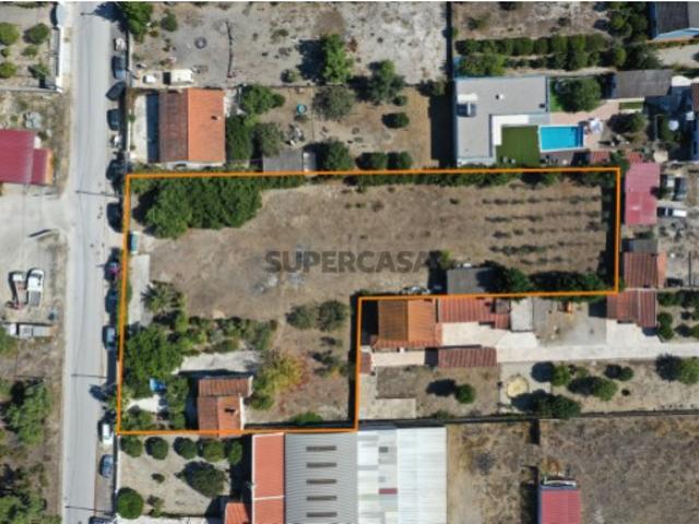 Terreno Urbano em Fernão Ferro