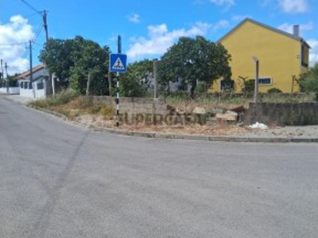Terreno urbano em gaveto na rua Fernão Magalhães, Pinhal do General