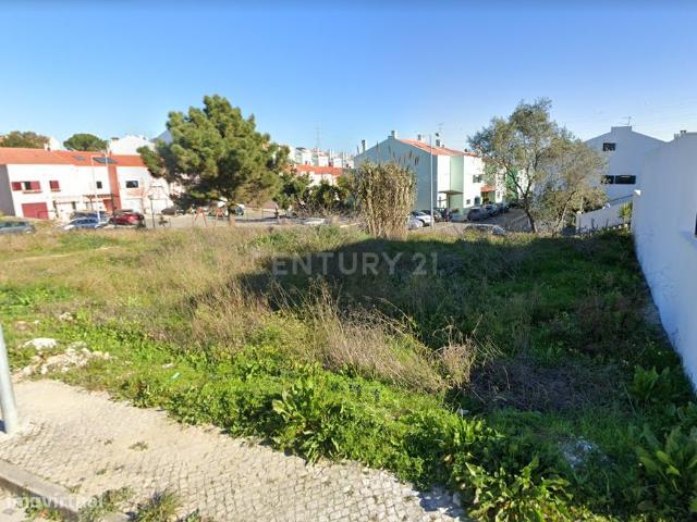 Terreno Urbano, em Palhais para construo moradia isolada, unifamilia