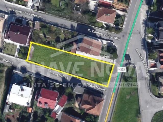 Terreno urbano em Santa Maria da Feira, lugar da corga, Lobão para moradia isolada ou 2 geminadas