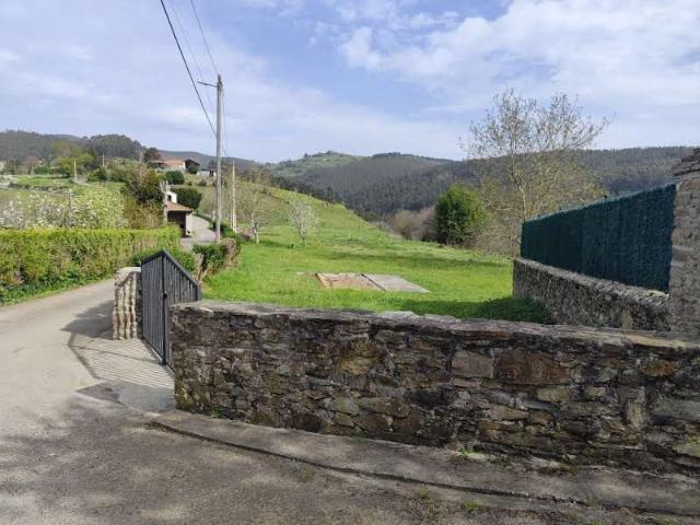 Terreno Urbanizable en Venta en Pravia, Asturias