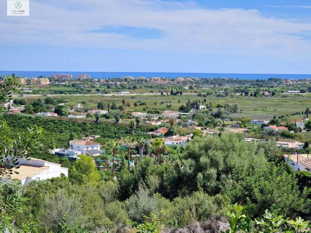 Terreno urbano en venta. Oliva
