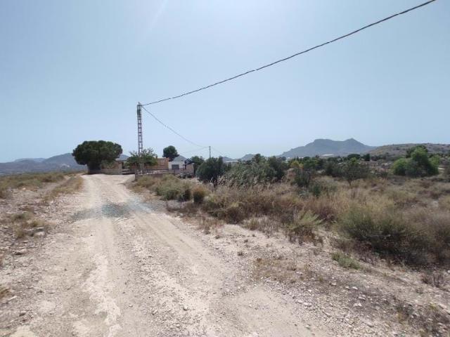 Terreno Urbano en Alicante: Oportunidad Única por 43,000€