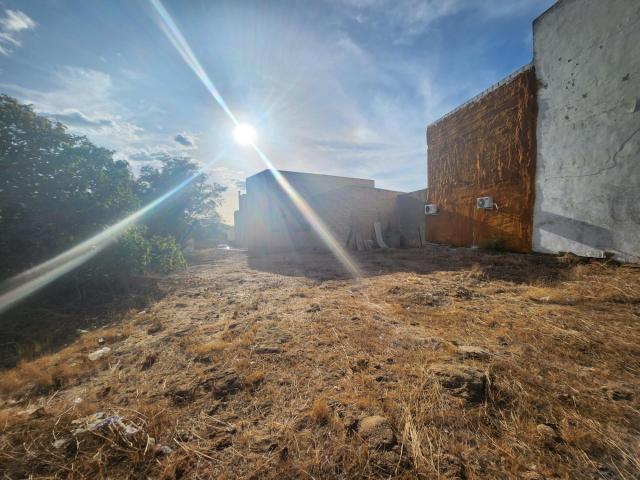 TERRENO URBANO EN EL CENTRO DEL VISO PARA VIVIENDAS UNIFAMILIARES