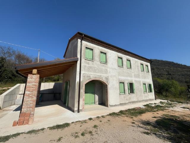 Terreno urbano in Vendita a ArquÃ Petrarca