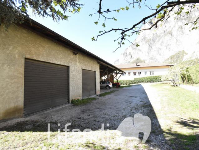 Terreno urbano in Vendita a RoverÃ¨ della Luna