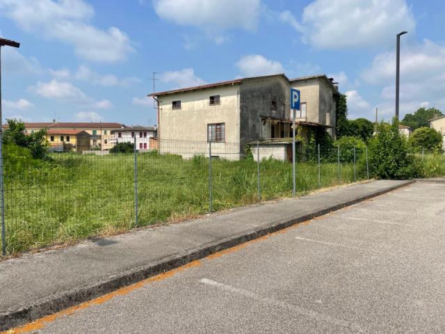 Terreno urbano in Vendita a Tribano