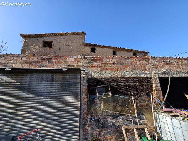 TERRENO URBANO + MASÍA CATALOGADA EN VENTA EN LA BISBAL, GIRONA
