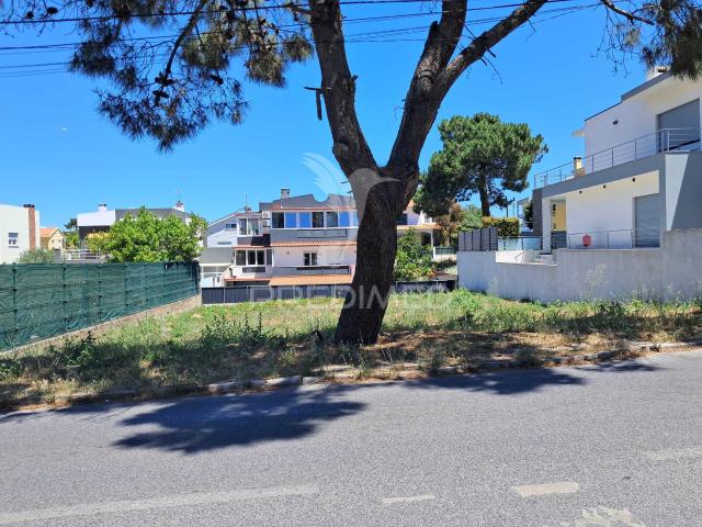 Terreno urbano na Charneca de Caparica
