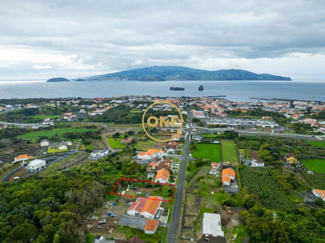 Terreno Urbano na Madalena Ilha do Pico