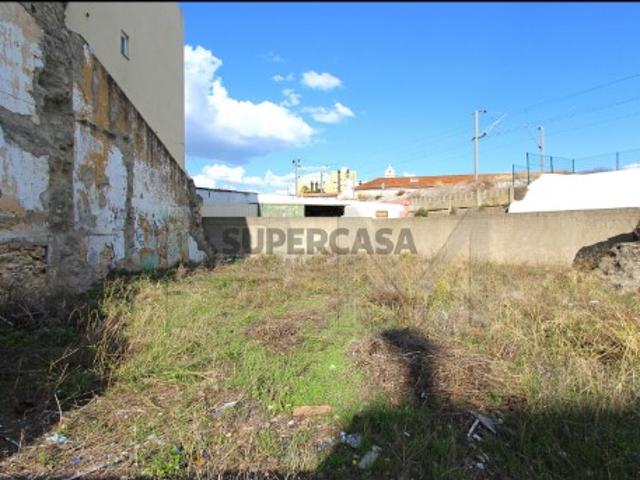 Terreno urbano no Beato junto a Xabregas