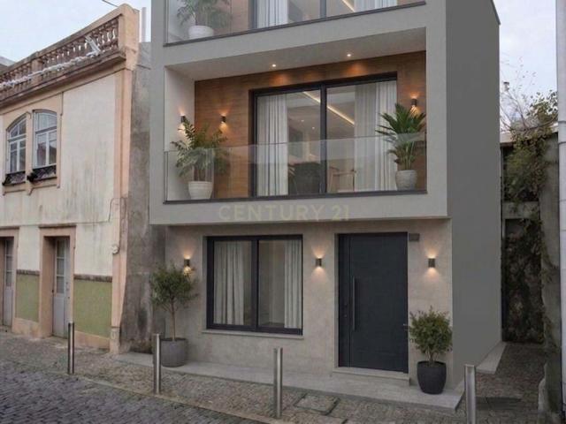 TERRENO URBANO NO CENTRO DA PÓVOA DE VARZIM com projeto aprovado