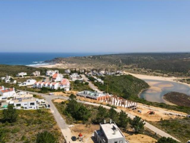 Terreno Urbano no Espartal e a poucos minutos da Praia