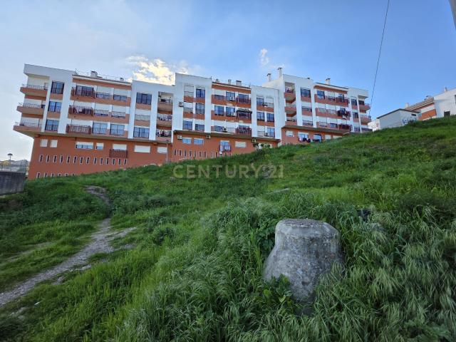 Terreno Urbano para Construção – Amadora | 569 m²