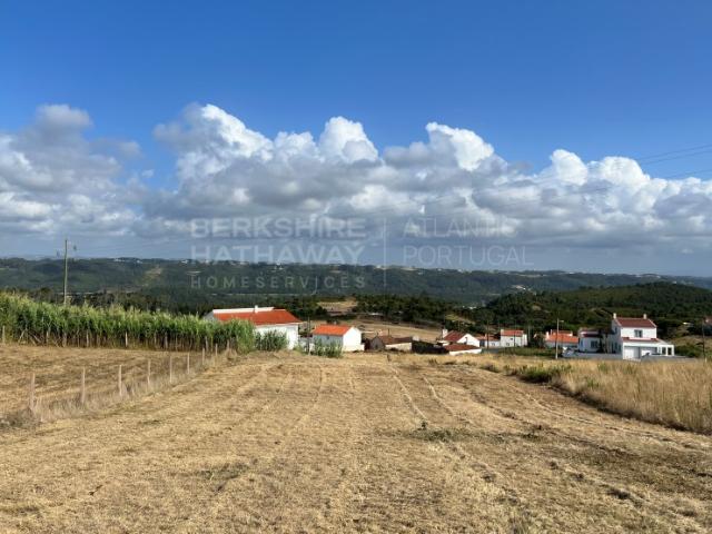 Terreno urbano para construção de uma ou duas moradias, Serra da Pescaria, Nazaré