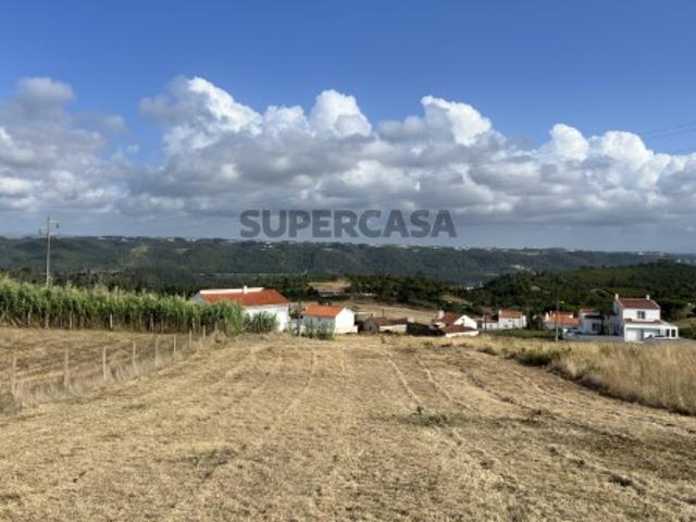 Terreno urbano para construção de uma ou duas moradias, Serra da Pescaria, Nazaré