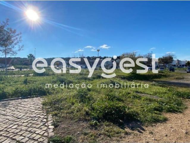 Terreno Urbano para construção de habitação coletiva em Loulé