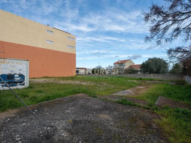 Terreno Urbano Para Construção de Moradia – Amadora