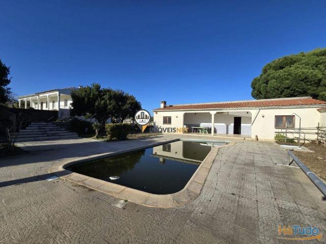 Terreno Urbano Quinta com casa de habitação, com piscina,armazém e anexos,Venda, Castelo Branco | 26073902605