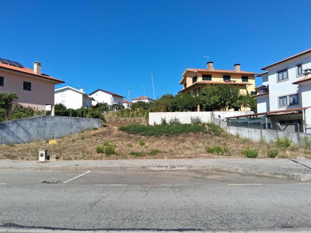 Terreno Urbano / Seia, Seia, São Romão e Lapa dos Dinheiros