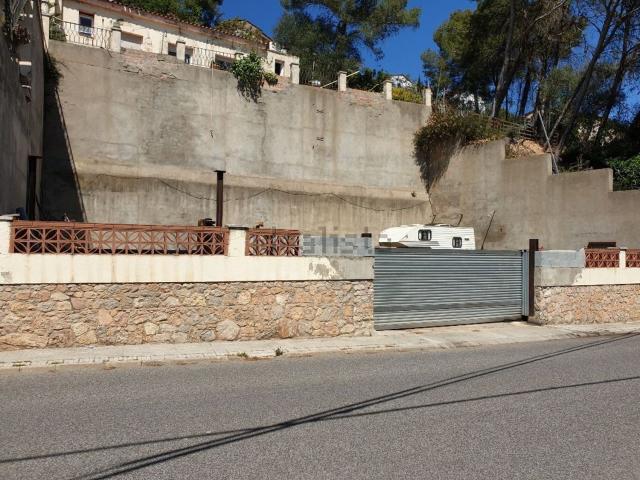 Terreno, Vallirana