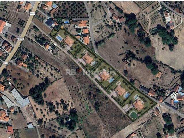 Terreno vedado com 8.240m² em malha Urbana Tomar