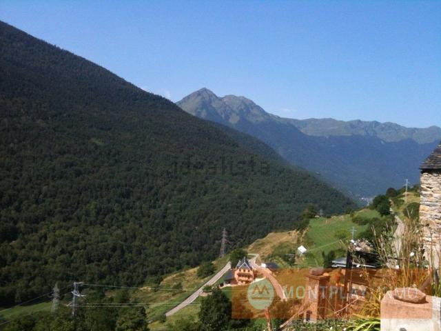 Terreno, Vila
