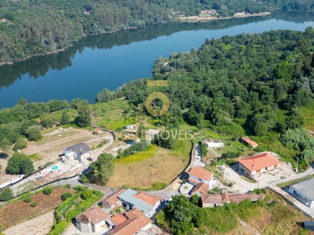 Terreno, Vila Boa do Bispo