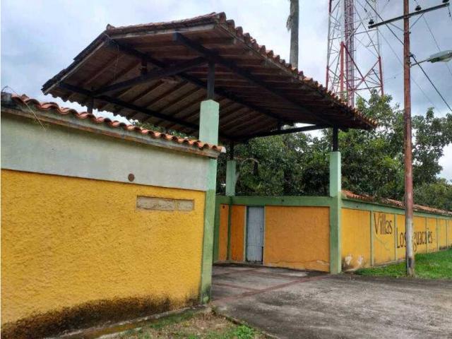TERRENO VILLA LOS AGUACATES BARRERA. NLH