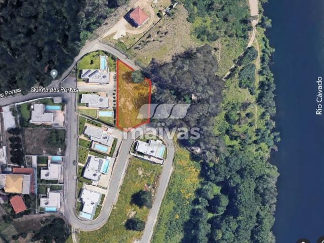 Terreno 1356 m2 Lago, Amares