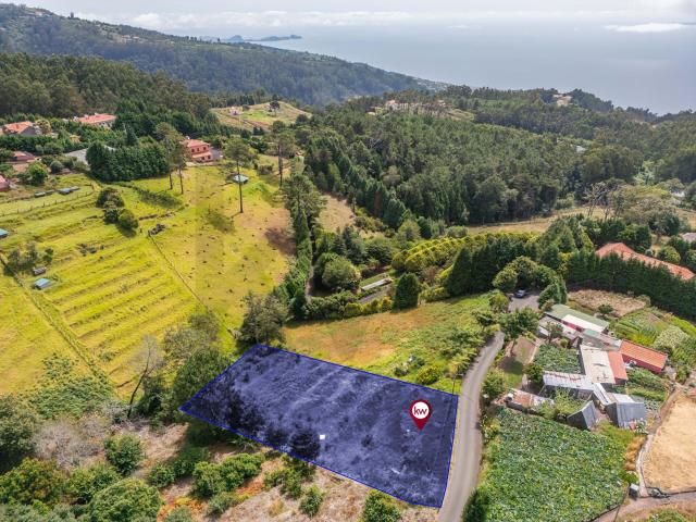 Terreno 1.900 m² – Santo António da Serra