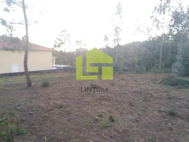 DOIS LOTES DE TERRENO PARA CONSTRUÇÃO